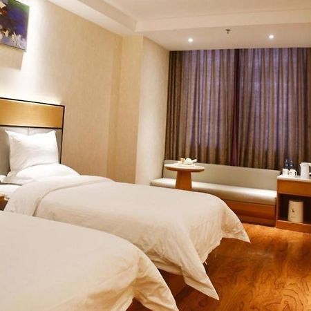 Greentree Inn Geermu Walking Street Business Hotel Golmud エクステリア 写真