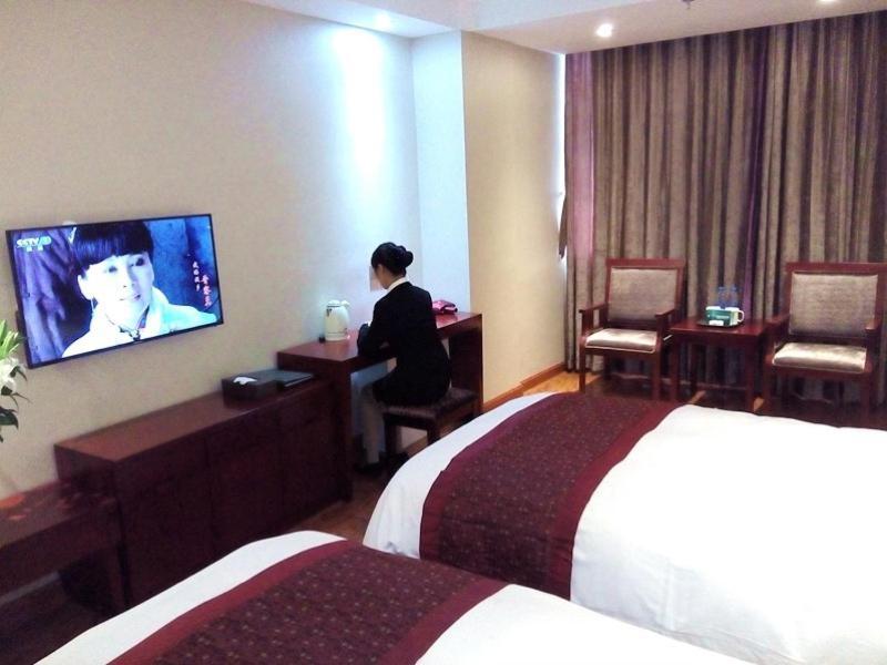 Greentree Inn Geermu Walking Street Business Hotel Golmud エクステリア 写真