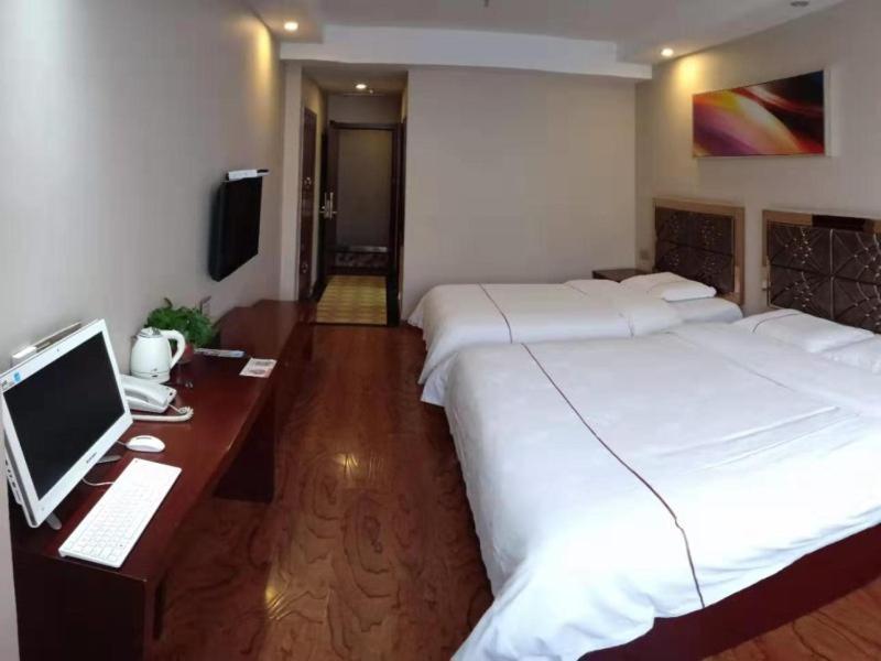 Greentree Inn Geermu Walking Street Business Hotel Golmud エクステリア 写真