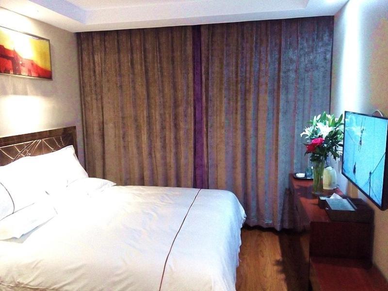 Greentree Inn Geermu Walking Street Business Hotel Golmud エクステリア 写真
