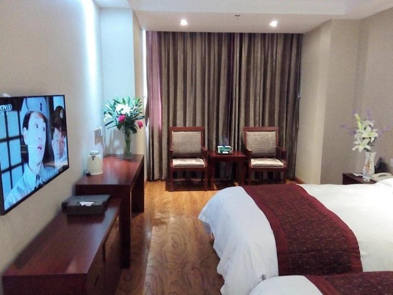 Greentree Inn Geermu Walking Street Business Hotel Golmud エクステリア 写真