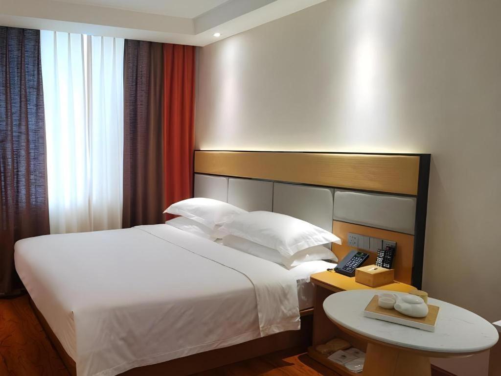 Greentree Inn Geermu Walking Street Business Hotel Golmud エクステリア 写真