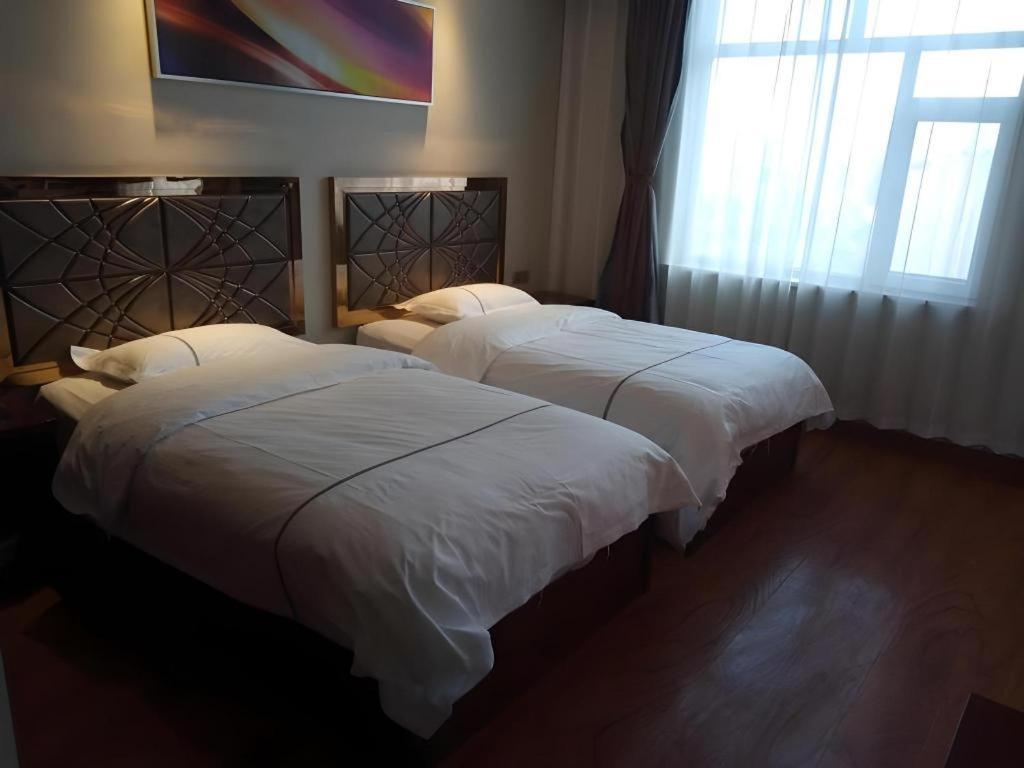 Greentree Inn Geermu Walking Street Business Hotel Golmud エクステリア 写真