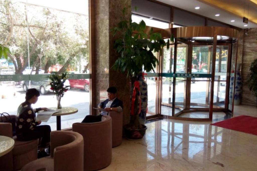 Greentree Inn Geermu Walking Street Business Hotel Golmud エクステリア 写真