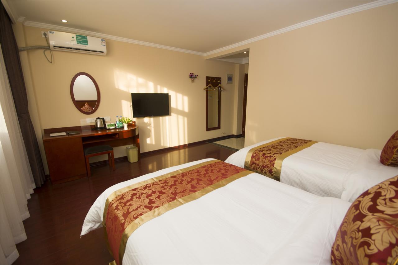 Greentree Inn Geermu Walking Street Business Hotel Golmud エクステリア 写真