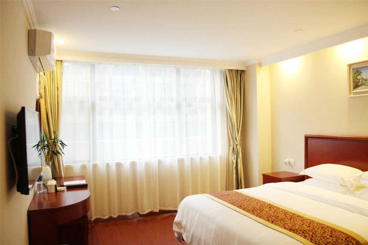 Greentree Inn Geermu Walking Street Business Hotel Golmud エクステリア 写真