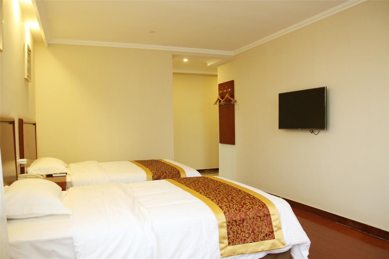 Greentree Inn Geermu Walking Street Business Hotel Golmud エクステリア 写真