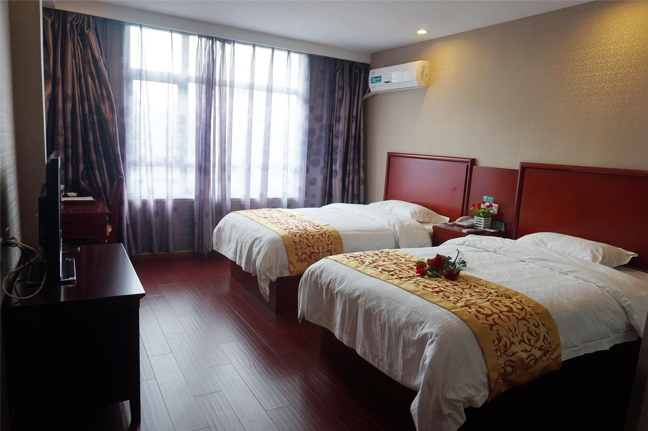Greentree Inn Geermu Walking Street Business Hotel Golmud エクステリア 写真